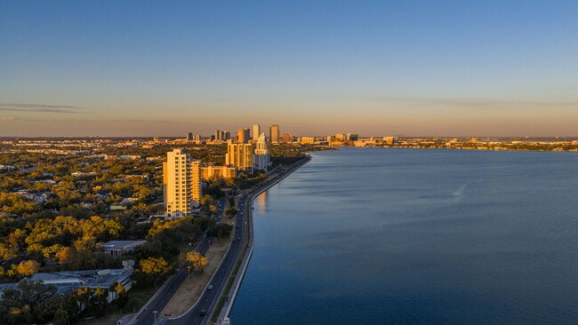 Building Photo - 2900 W Bay to Bay Blvd