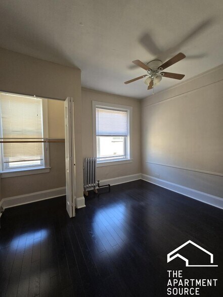 Building Photo - 1333 W Birchwood Ave