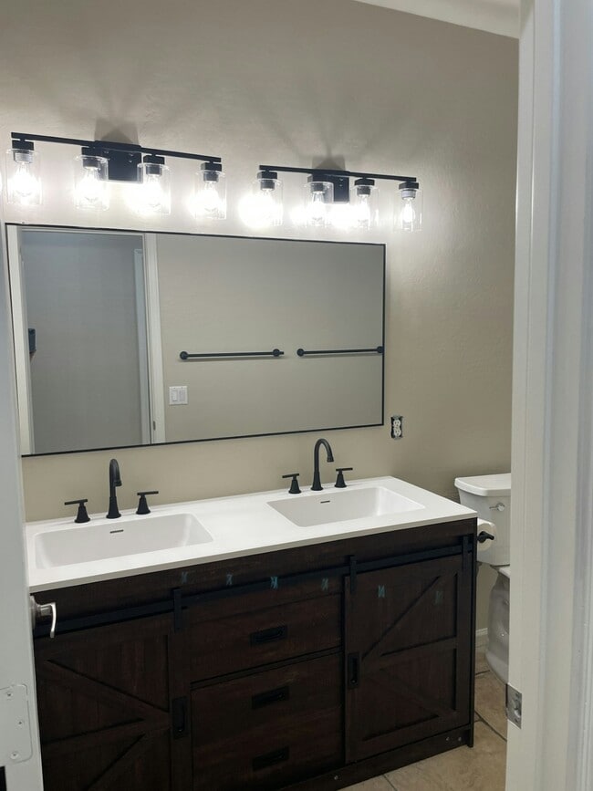 Building Photo - 2150 S Boulder Ct