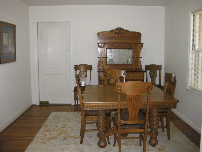 Building Photo - 1136 Hermitage Dr