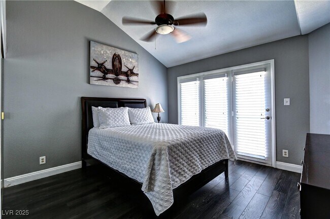 Building Photo - 4911 Mission Bay Dr