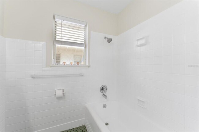 Building Photo - 125 8th Ave NE