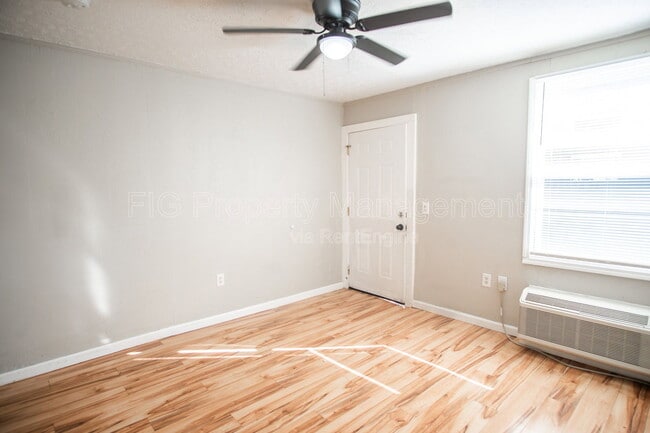 Building Photo - 1416 Chicago Ave