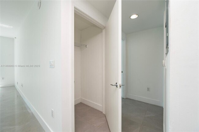 Building Photo - 55 SE 6th St