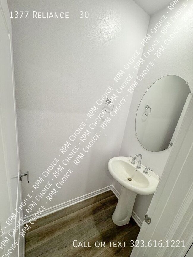 Building Photo - 1377 Reliance-30