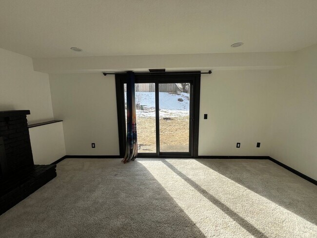 Building Photo - 9225 Garrison Way