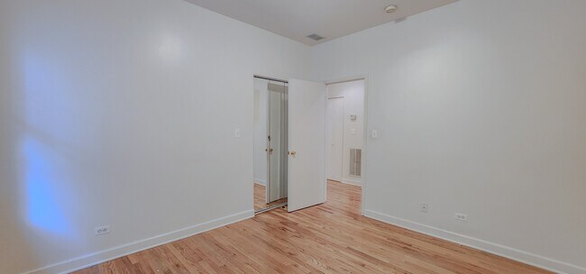 Building Photo - 832 Seward St