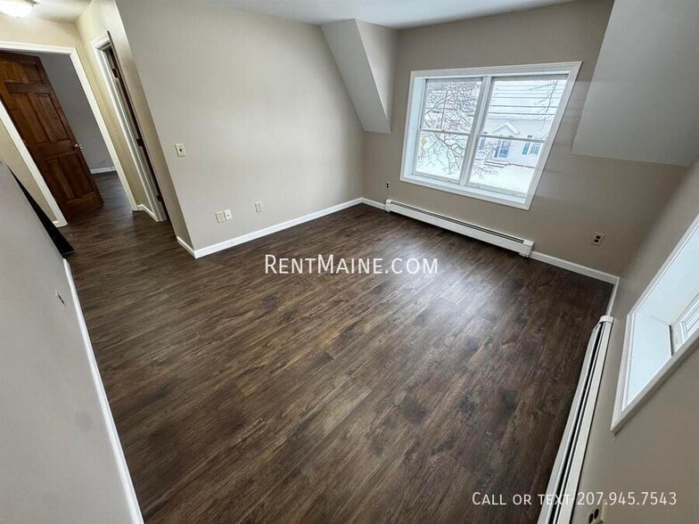 Building Photo - 8 Spring St