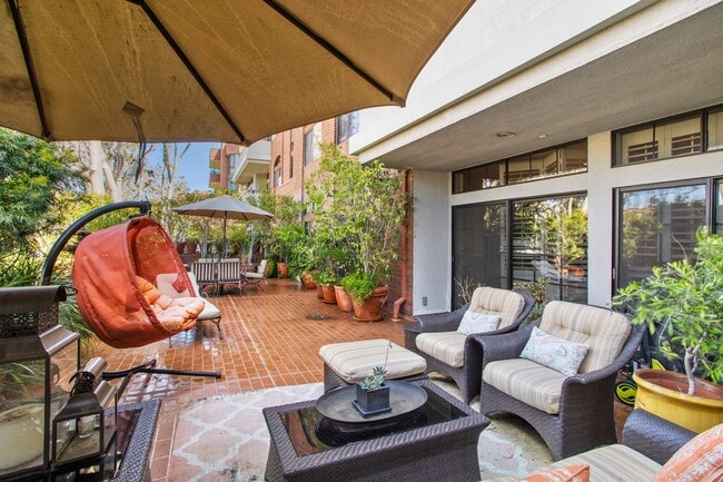 Building Photo - 200 N Swall Dr