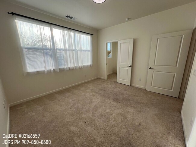 Building Photo - Price Lowered! Rancho Cucamonga 3 Bedroom Condo