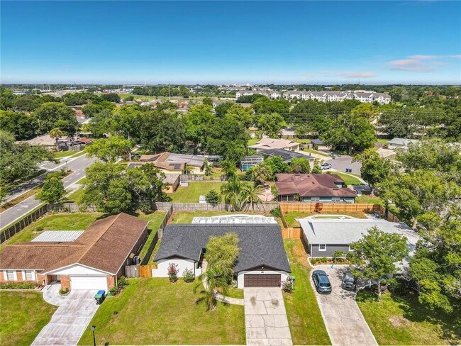 Building Photo - 8676 Hillside Dr