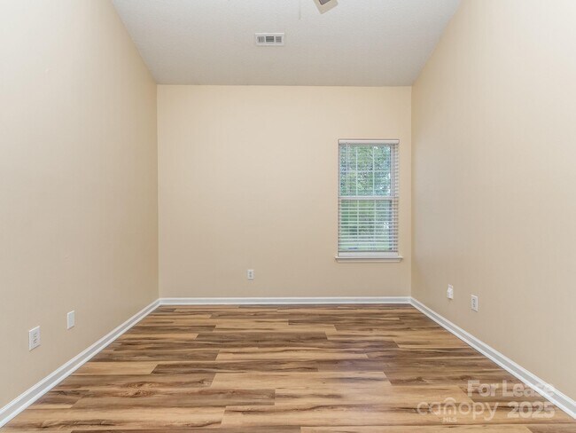 Building Photo - 6213 Derryfield Dr