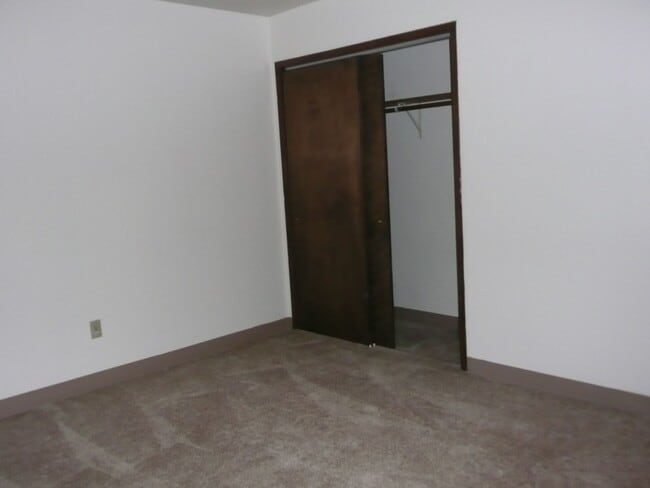 Building Photo - South Anchorage Great Two Story 2 bed apar...