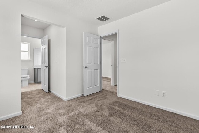 Building Photo - 125 Beach Palm Ct