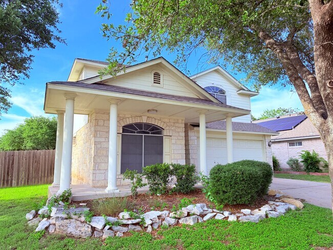Building Photo - 3 BEDROOMS + AN OFFICE, 3 FULL BATHROOMS -  LIGHT AND BRIGHT INSIDE