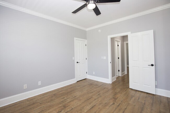 Building Photo - "Spacious and Inviting 2620 sq. ft. Home i...