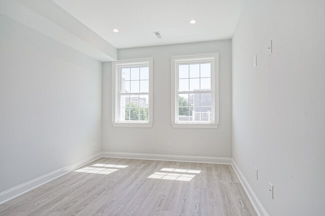 Building Photo - 1127 S 20th St