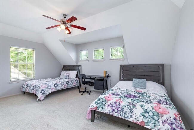 Building Photo - 13011 Far Point Manor Ct
