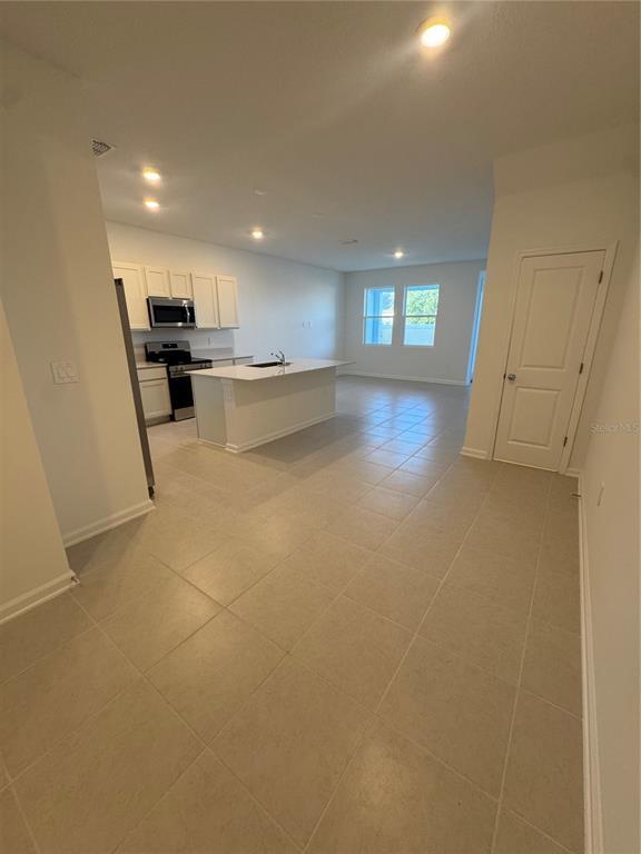 Building Photo - 331 Sol Vis Dr