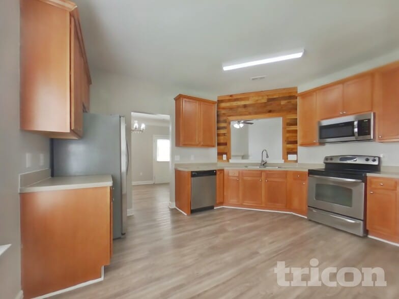 Building Photo - 8326 Knapp Ct