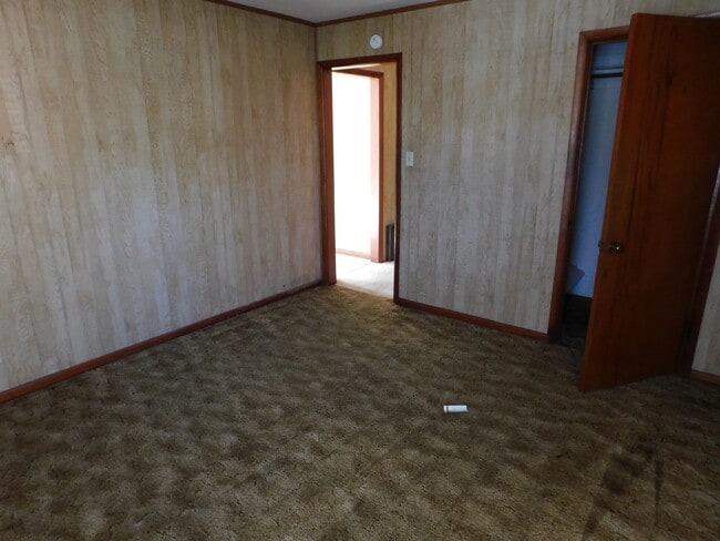 Building Photo - Cozy One Bedroom House in El Dorado!