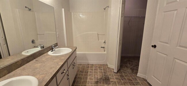 Building Photo - 6875 SE 52nd St