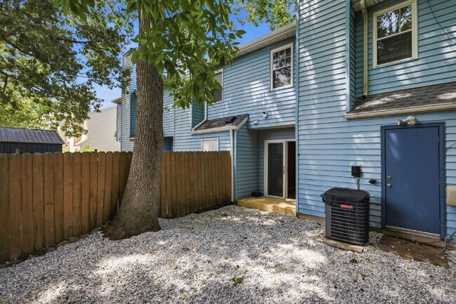 Building Photo - 5475 Davis Way