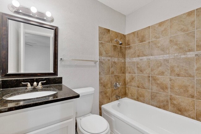 Building Photo - Cozy Living Near Rockwall Lake