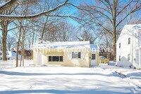 Building Photo - 314 Merriman Rd