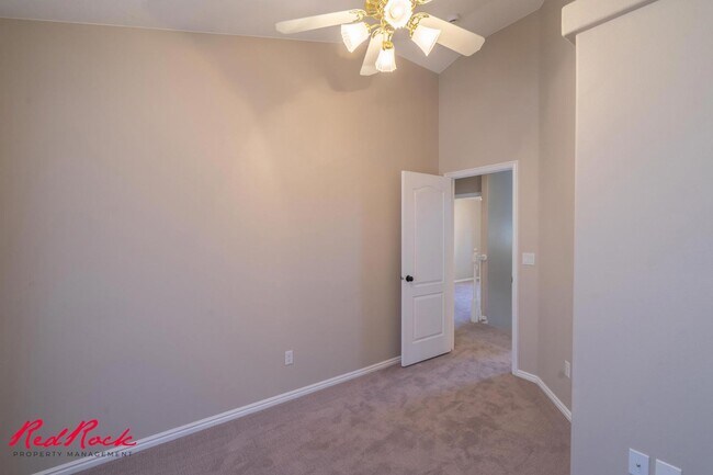 Building Photo - Spacious 6 Bedroom Home with a Balcony!