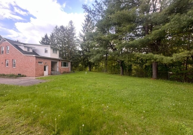 Building Photo - 99 Castle Creek Rd