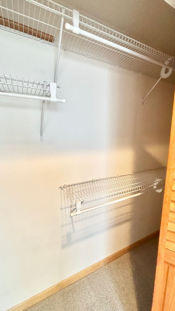 Building Photo - Spacious 2BR/2BA Condo – 1,086 SF + Parking + River Views | NW Portland