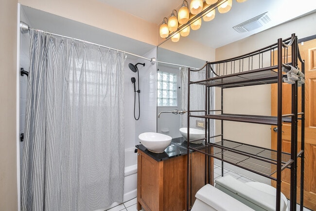 Building Photo - 1521 Childs St