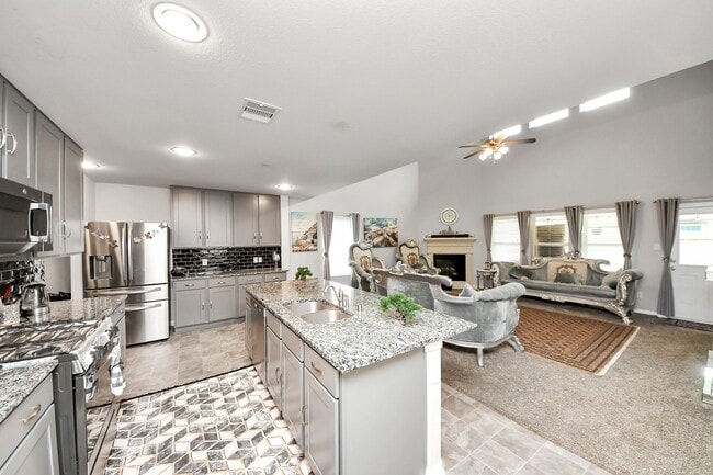 Building Photo - 2918 Silverhorn Ln
