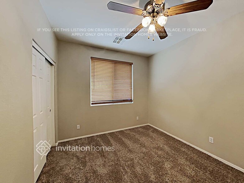 Building Photo - 4112 E Cherry Hills Dr