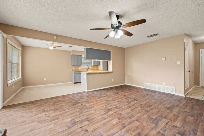 Building Photo - 6333 Scott Ct