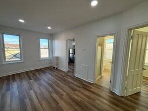 Building Photo - 511 Union St