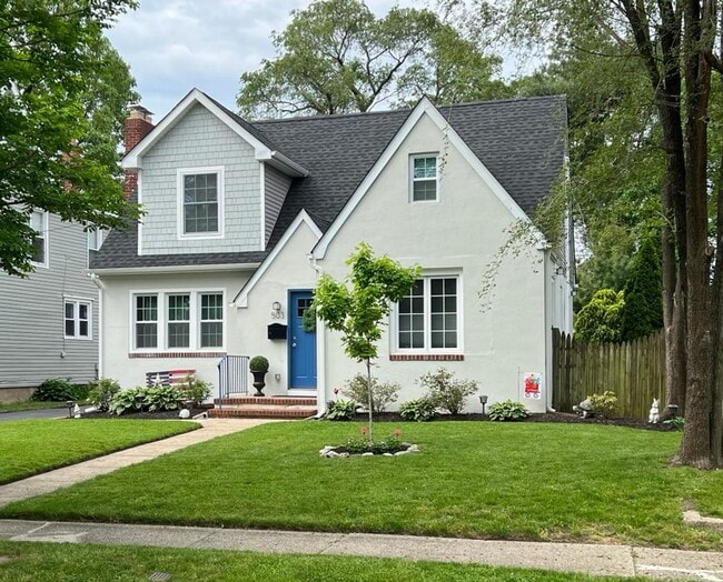 Primary Photo - Bellmaw/Palmyra - 5 Bed 2 Bath Single