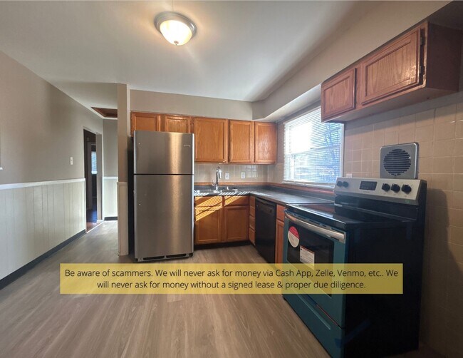 Building Photo - 1412 Broadlawns Ln