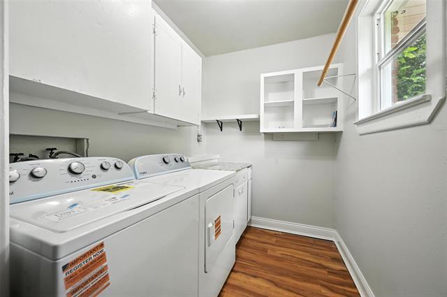 Building Photo - 302 Young Dr