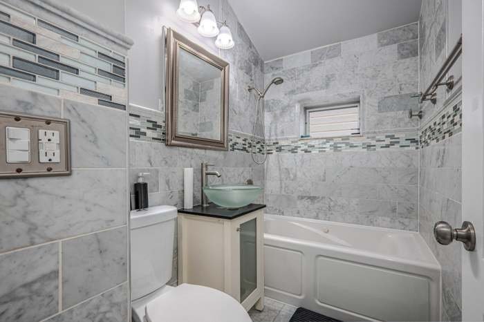 Building Photo - 2702 N 74th Ave