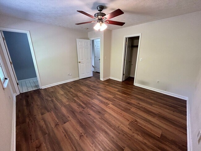 Building Photo - 2692 Callier Springs Rd SE