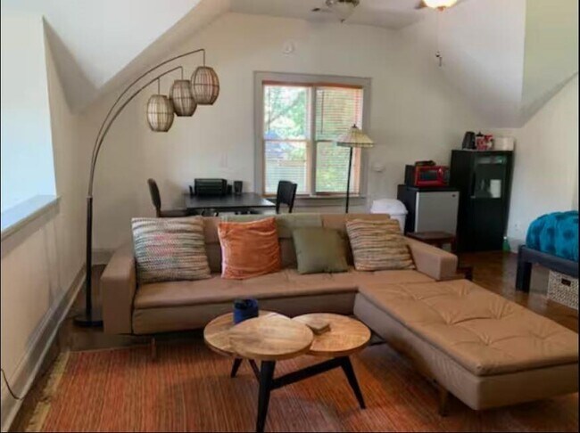 Building Photo - 2284 Cottage Grove Ave SE