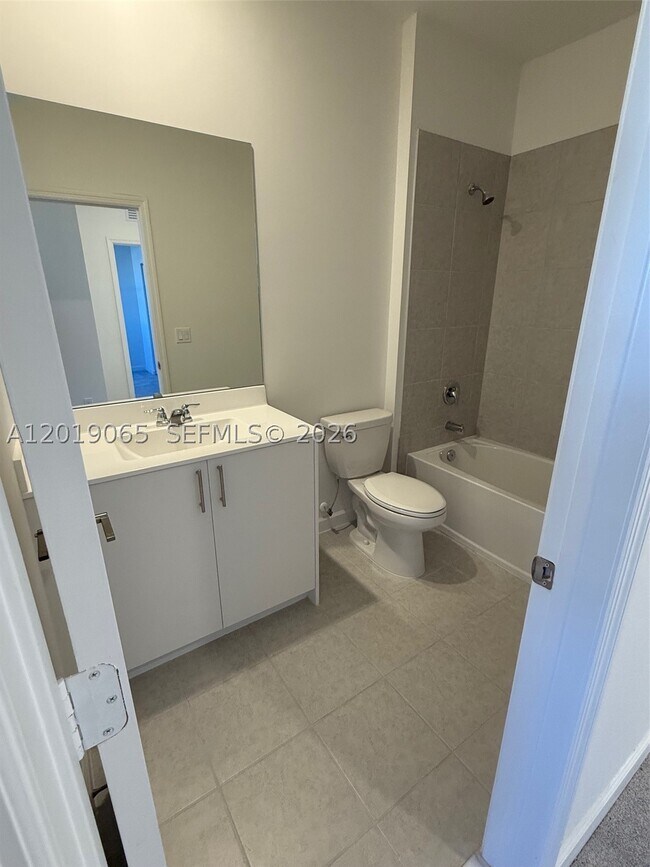 Building Photo - 4957 Oakmont Dr