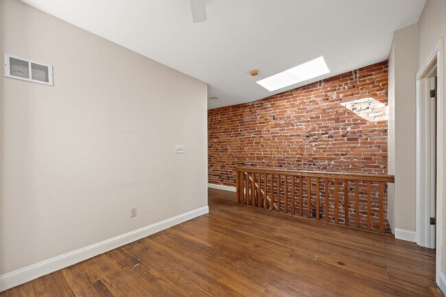 Building Photo - 1516 N Clayton St