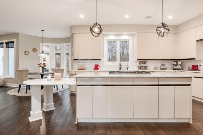 Building Photo - 4602 Sandwich Ct