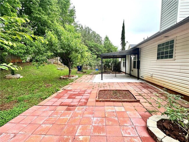 Building Photo - 575 Chandon Way