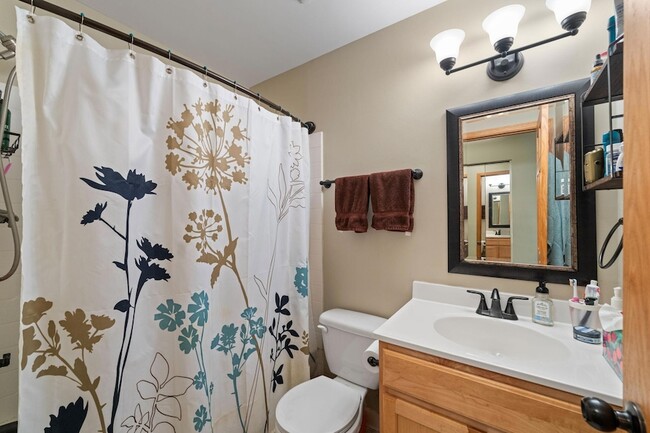 Building Photo - 304 Pondridge Cir