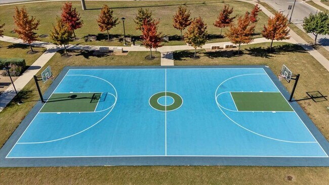 Building Photo - 908 Knowles Dr