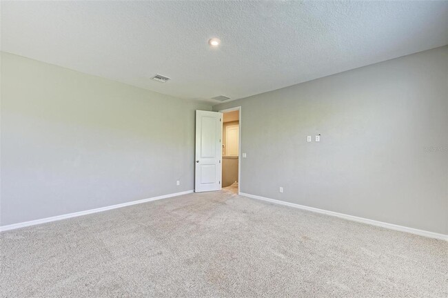 Building Photo - 5564 Summit Gln